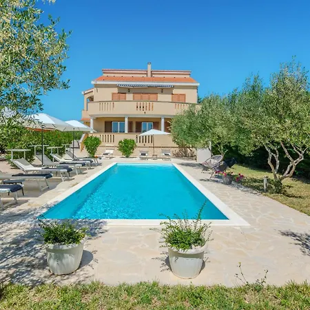 Amazing In With Wifi Holiday home